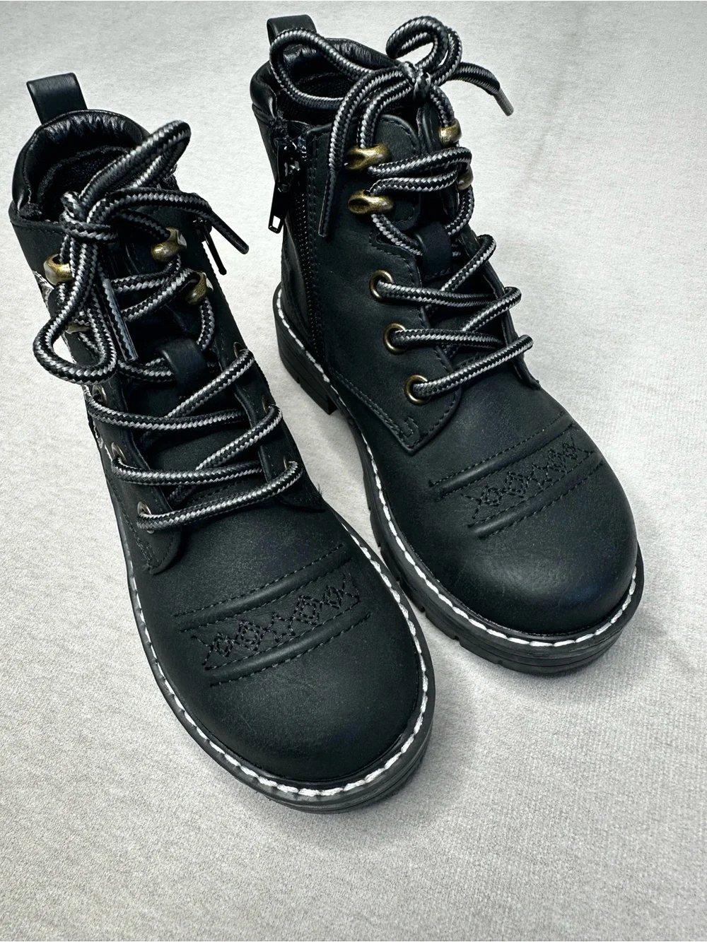 Dream Pairs Girls Black Lace-Up Ankle Boots with Star Stitching
